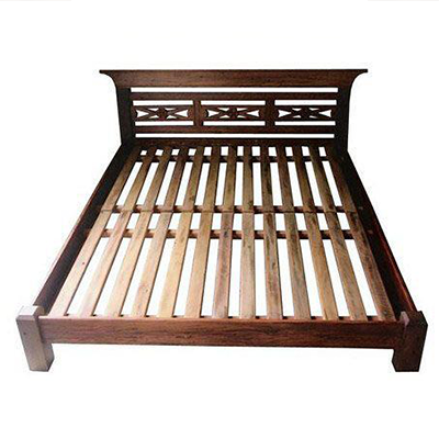 Cama rústica ou em madeira de demolição sp